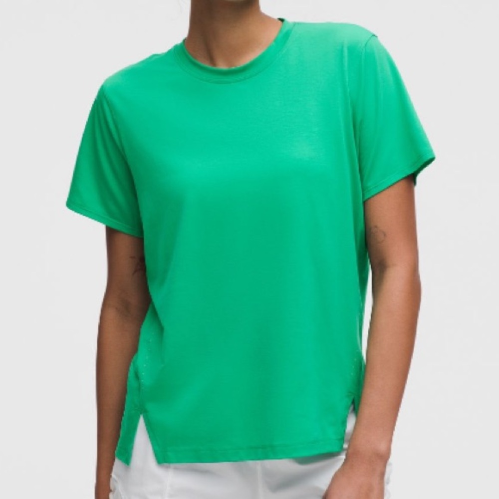 Lululemon Kelly Green Workout Top